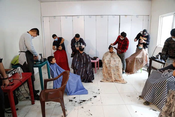 قابی از متفاوت‌ترین آرایشگاه مردانه در تهران