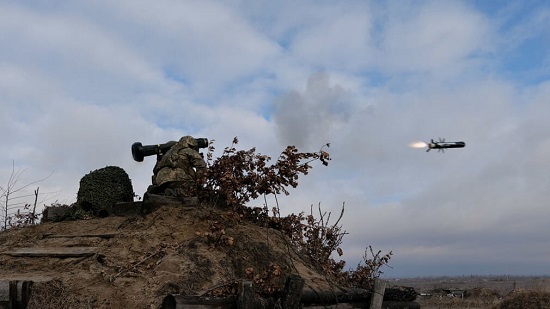 شلیک موشک ضد تانک در اوکراین