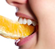 خوراکی‌های مفیدی که به دندان آسیب می‌زنند