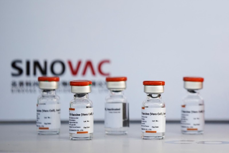 ۲ نظر متفاوت در خصوص تزریق دوز چهارم واکسن کرونا