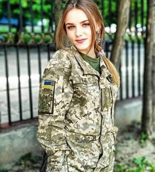 اولین خلبان زن اوکراینی قربانی آتش جنگ شد