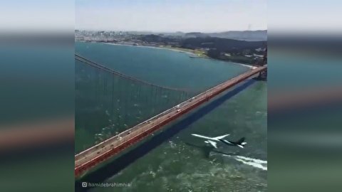 عبور خارق العاده یک هواپیما از زیر پل سانفرانسیسکو!