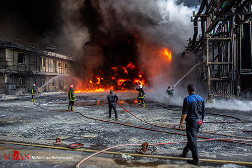 آتش‌سوزی در کارخانه تولید الکل+عکس