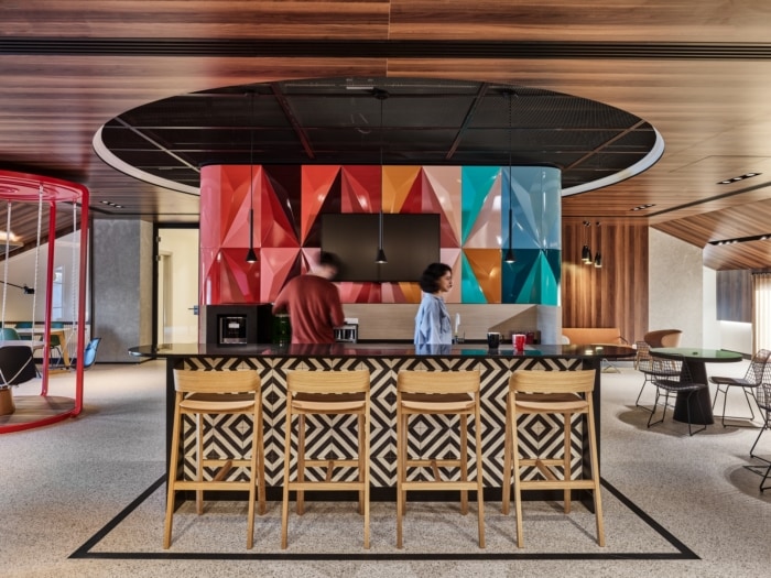 طراحی داخلی دفتر کار کوکاکولا در استانبول