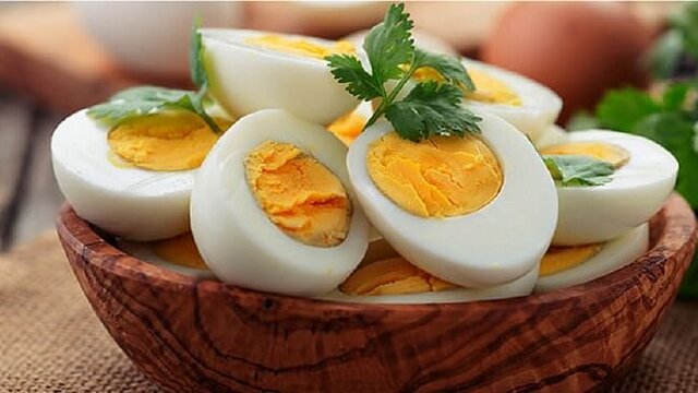 مصرف چند عدد تخم مرغ در هفته منجر به مرگ می شود؟