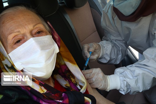 واکسیناسیون خودرویی کرونا در تهران+عکس