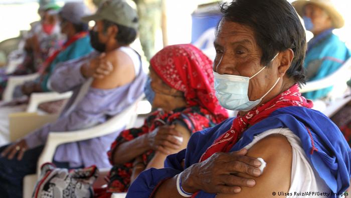 تلاش برای واکسیناسیون ساکنان مناطق محروم و دورافتاده