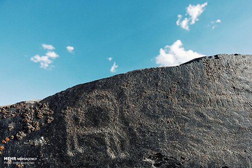 سنگ نگاره‌های کهن کوهستان الوند