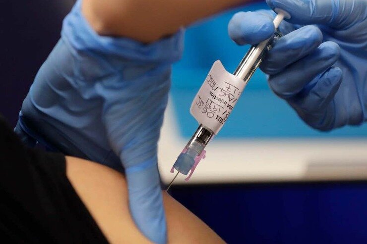 عوارض جانبی تزریق واکسن کرونا چیست و چرا نباید نگران آن ها بود؟