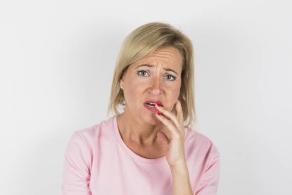 علت تلخی دهان چیست؟