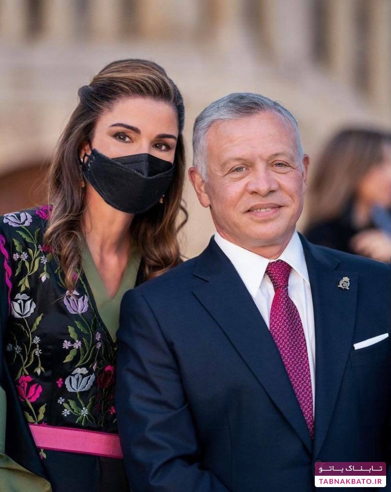 ملکه اردن با لباس سنتی در جشن استقلال