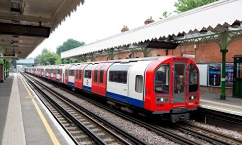 ویدیویی تکان‌دهنده از تلاش ناکام برای نجات یک مرد در متروی لندن