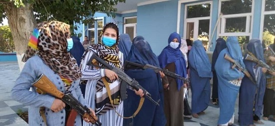 زنان افغان در شهر مزار شریف مسلح شدند