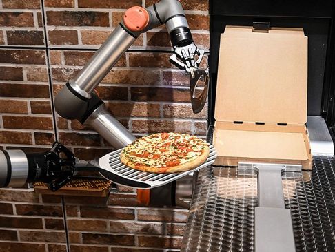از شادی لیونل مسی تا روبات پیتزا پَز