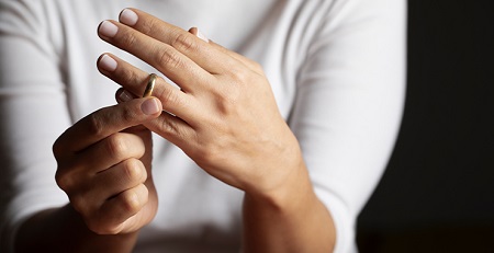 بررسی میزان نسبی تفاهم و سازش بین زوجین با پرسشنامه طلاق