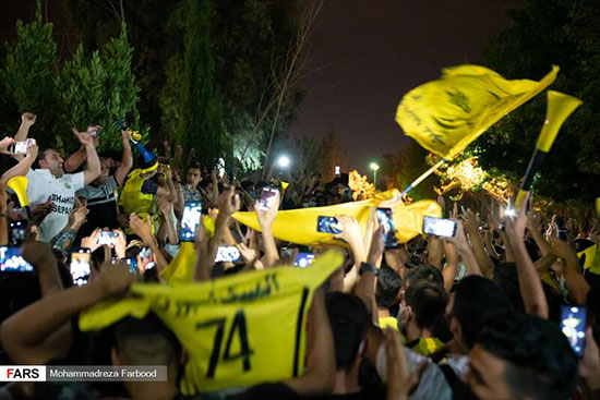 شادی مردم شیراز بعد از صعود به لیگ برتر