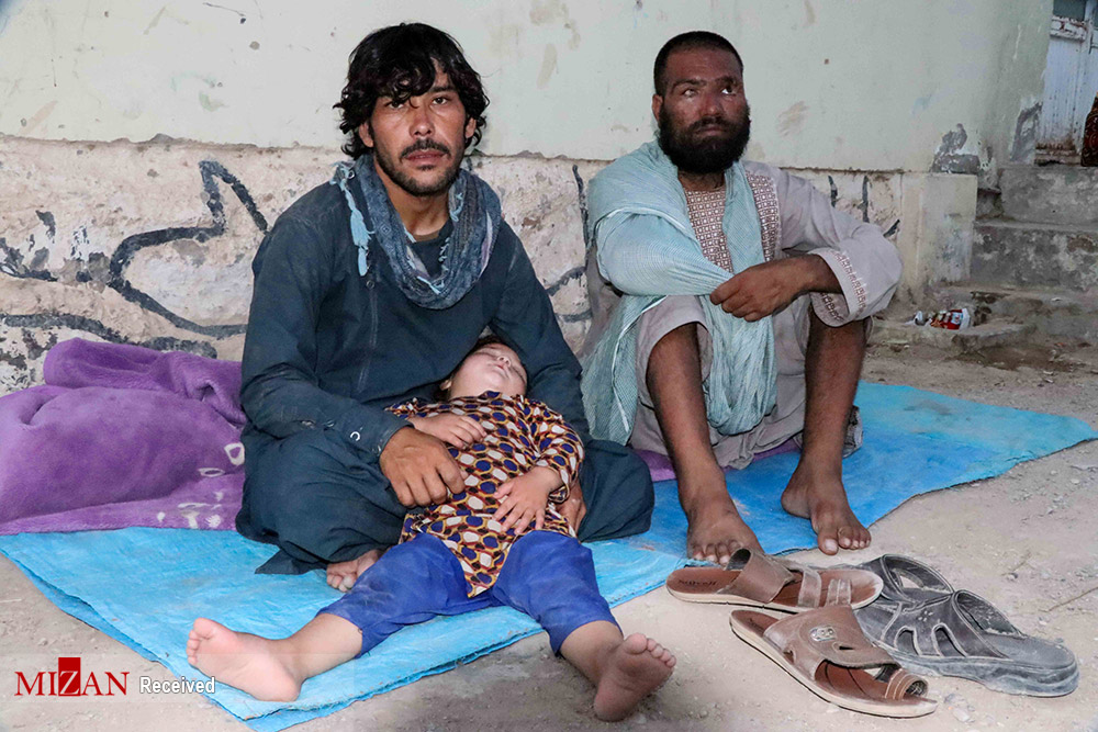 فرار افغان ها از دست طالبان + عکس