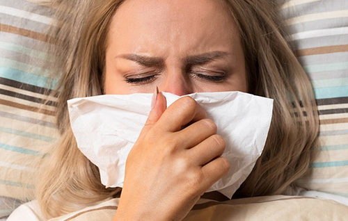 ۱۴ درمان خانگی عالی برای سرماخوردگی تابستانی