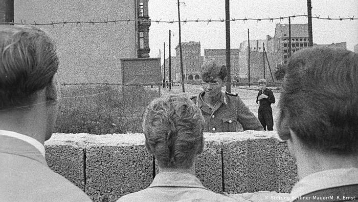 سرگذشت ۶۰ ساله دیوار برلین به روایت تصویر
