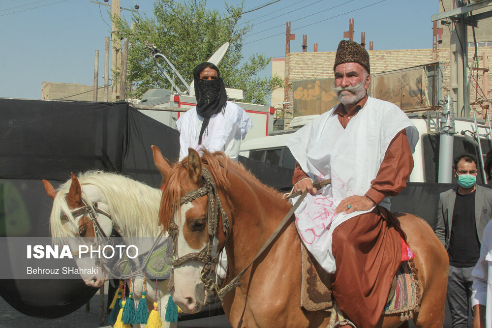استقبال از رئیس جمهور با اسب های زین شده در زابل