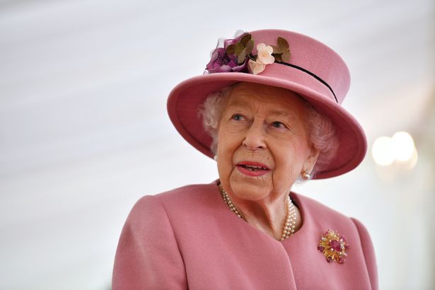 ملکه بریتانیا در حال برنامه ریزی برای شکایت حقوقی است در حالی که به شدت از حملات دردناک دوک و دوشس ساسکس رنجیده است.
