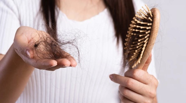 ۵ راه مبارزه با ریزش مو پس از بهبودی کرونا