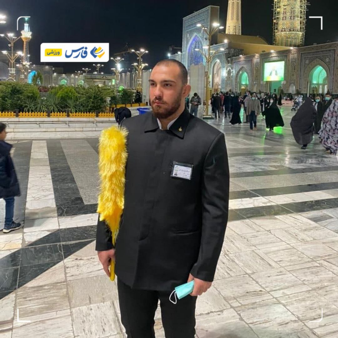 امیرحسین زارع در لباس خادمی امام رضا(ع) + عکس