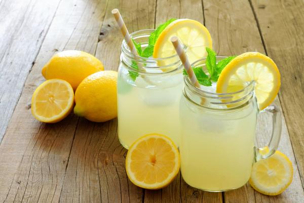 آشنایی با ۲۶ مورد از خواص لیمو شیرین برای سلامت بدن