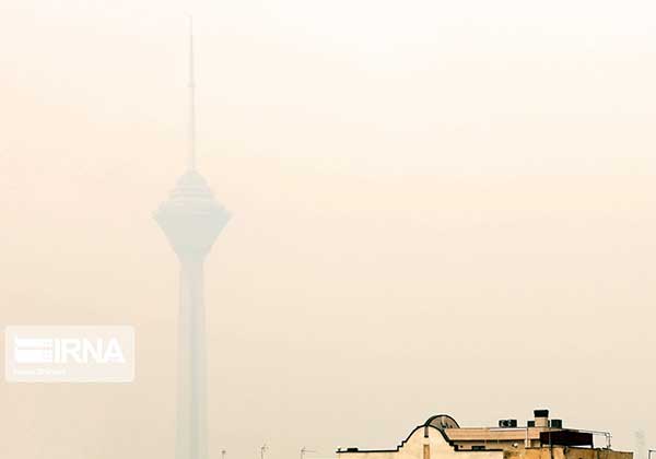 برج میلاد در آلودگی تهران محو شد
