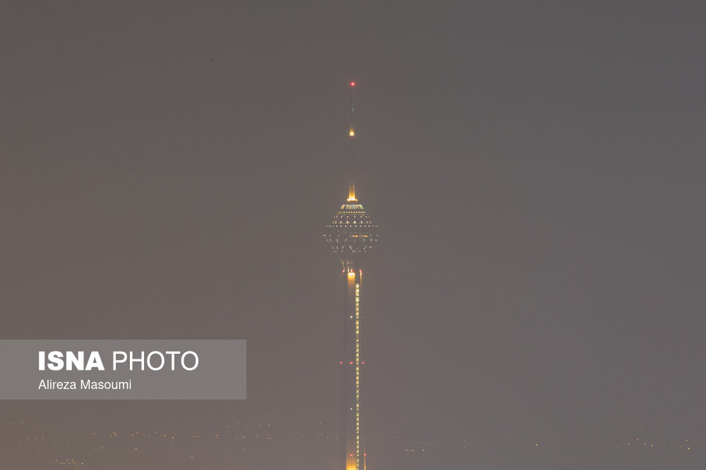 هوای آلوده تهران را در شب ببینید