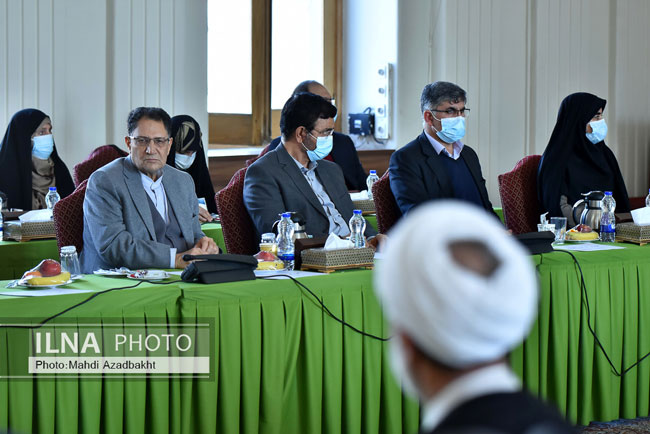 نماز خواندن وسط جلسه نمایندگان با وزیر خارجه
