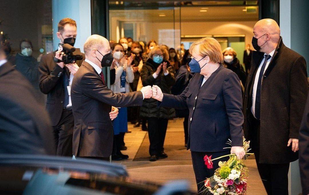 خداحافظی مرکل از دفتر نخست وزیری آلمان