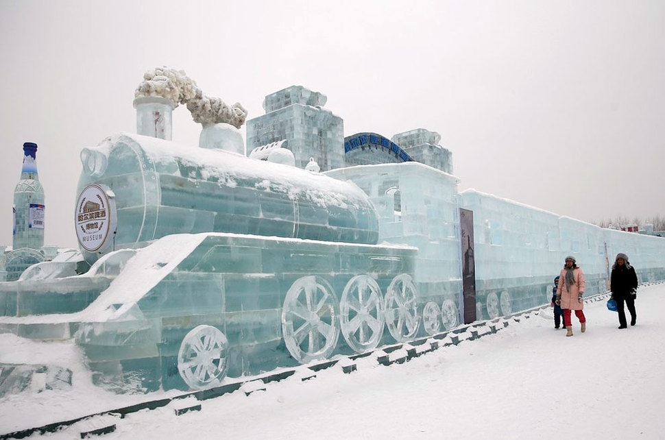 ۲۶ عکس از سازه‌های یخی شگفت‌آور جشنواره بین‌المللی یخ و برف شهر هاربین چین