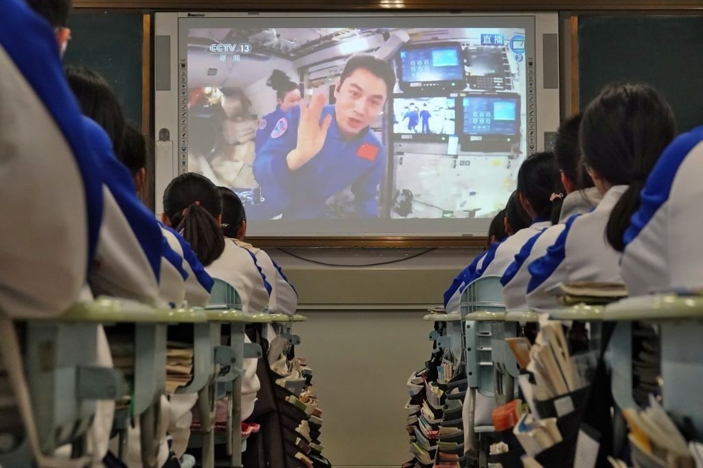 آموزش آنلاین دانش‌آموزان از ایستگاه فضایی