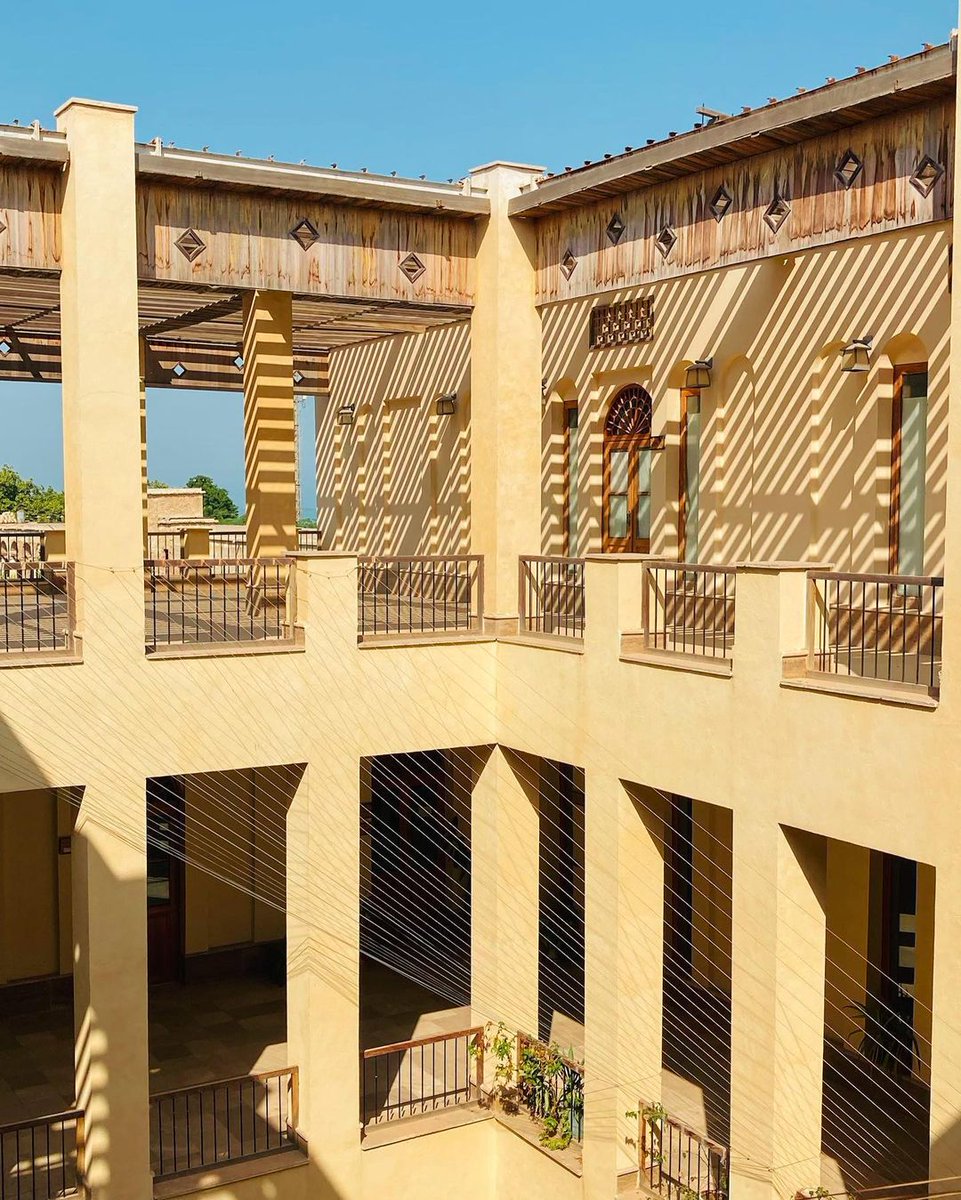 معماری زیبای دانشکده‌ هنر دانشگاه خلیج فارس بوشهر