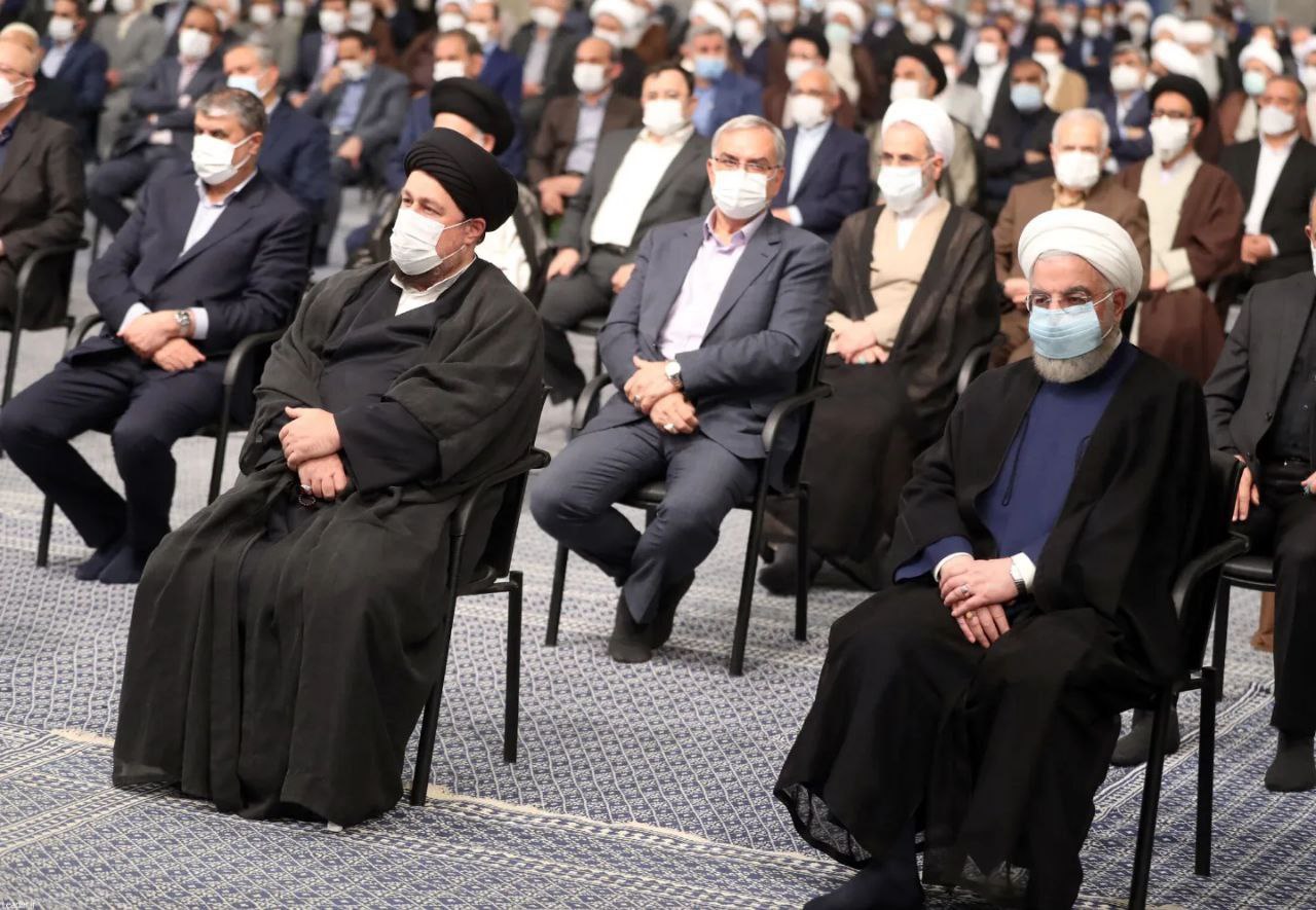 تصویری جدید از حسن روحانی در دیدار با رهبر انقلاب