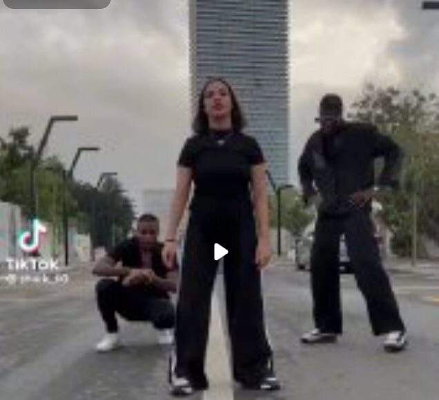 دستگیری چند جوان برای رقص در خیابان