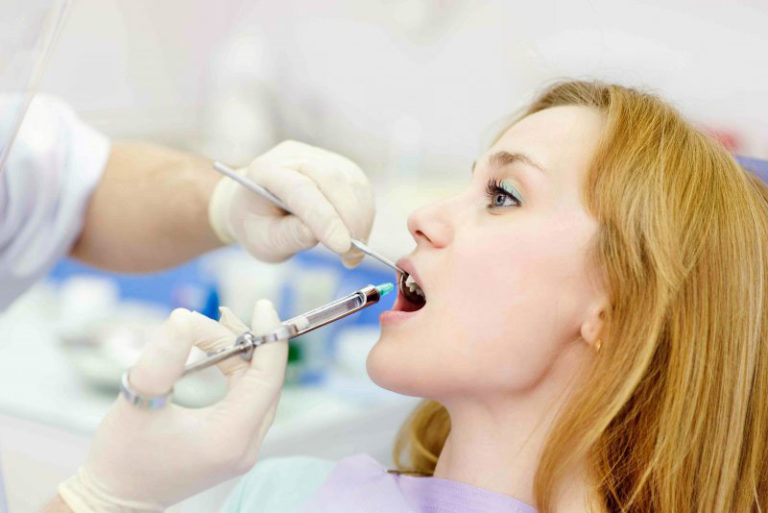 عصب کشی دندان چگونه انجام می‌شود؟ آیا درد بعد از عصب کشی طبیعی است؟(روزیاتو)