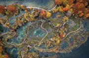 عکس‌های بی‌نظیر از آبشارهای رنگارنگ دریاچه‌های پلیتویس