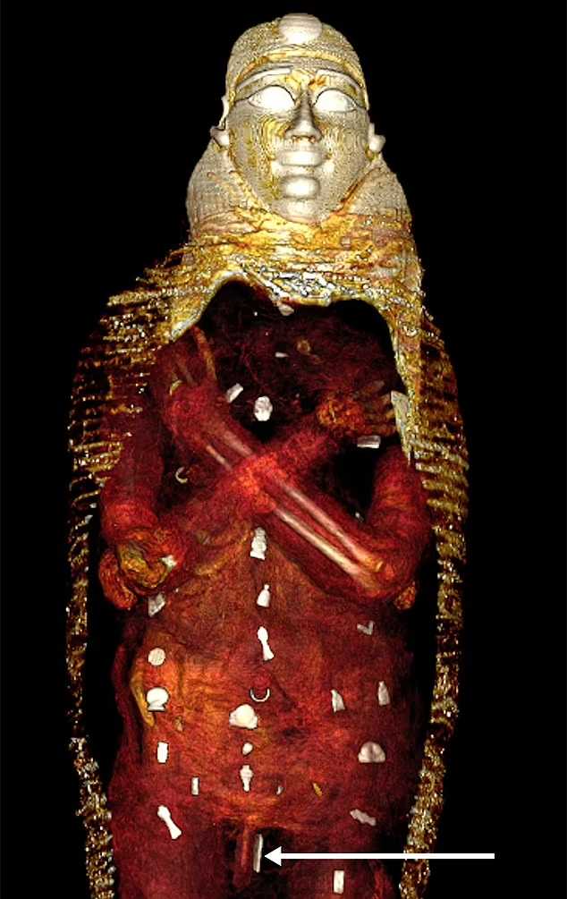 با مومیایی «پسر طلایی» آشنا شوید؛ نوجوانی ۲۳۰۰ ساله با بیش از ۴۹ طلسم (روزیاتو)