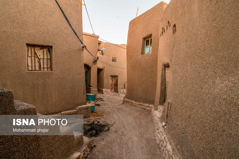 عکس‌هایی از روستایی ۱۰۰۰ساله در دل کویرِ ایران