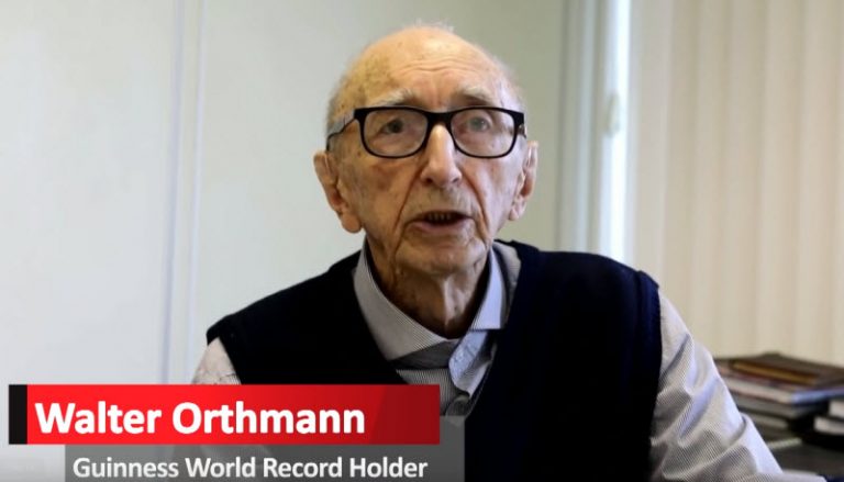 پیرمرد ۱۰۰ ساله‌ای که ۸۴ سال تمام در یک شرکت کار کرده و به همین خاطر صاحب رکورد جهانی است!