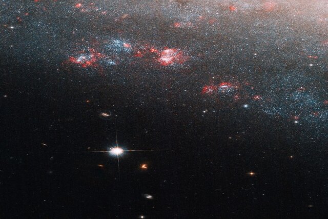 کهکشان مارپیچی کوتوله از نگاه هابل