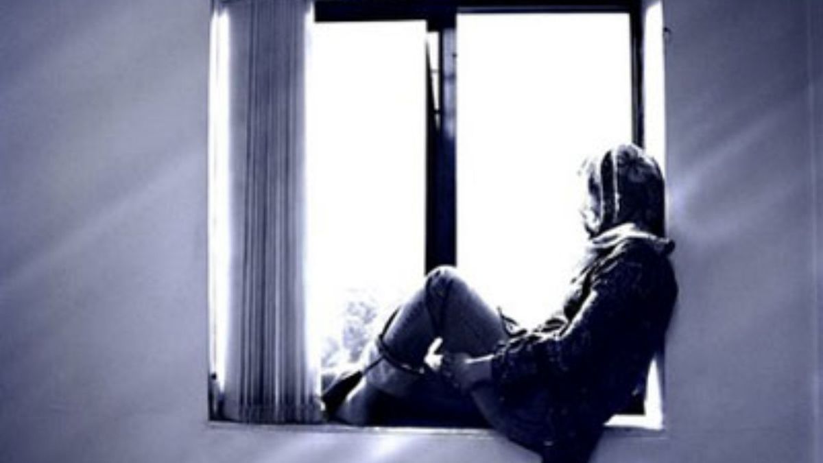 چرا من تنهام؟ ۱۷ کار آسانی که وقتی احساس تنهایی مفرط می‌کنید، می‌توانید انجام دهید تا حالتان بهتر شود