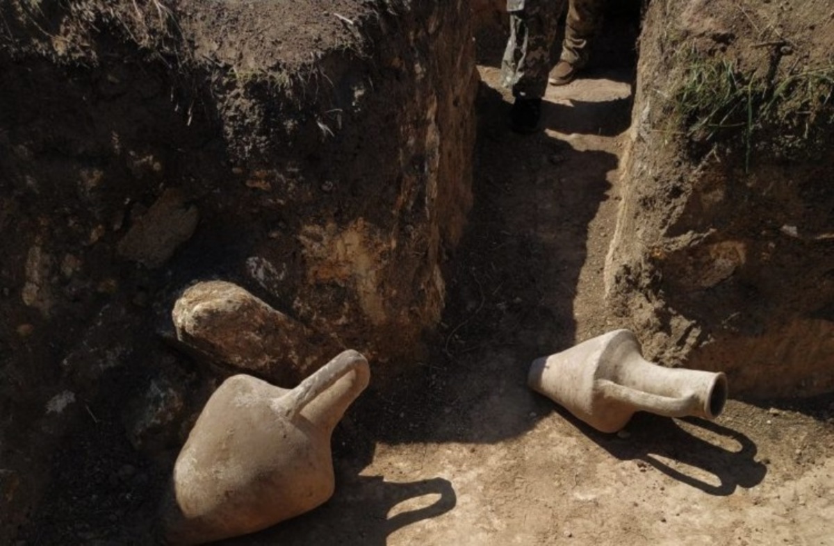 کشف آثار باستانی حین حفر سنگر در اوکراین