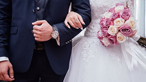 حرکت عجیب و خطرناک عروس و داماد در مراسم عروسی