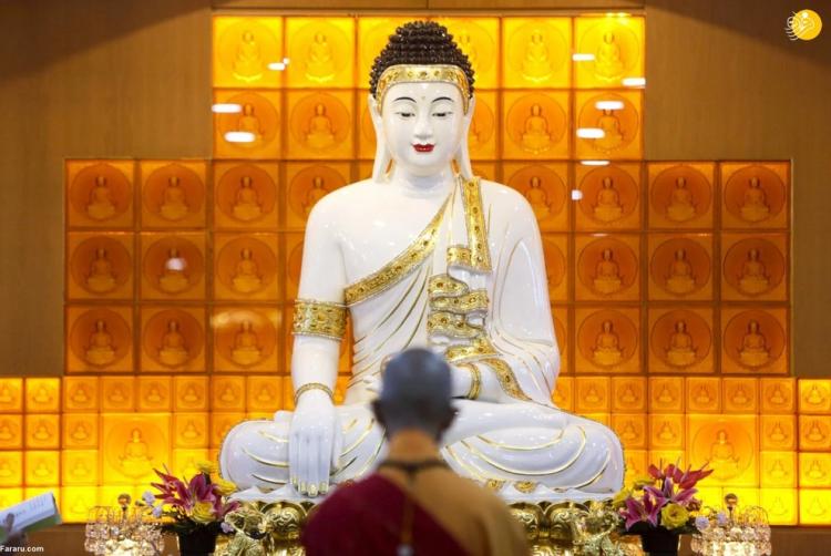 روز تولد بودا و فرستادن هزاران بالن به آسمان