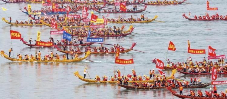 جشنواره قایق اژد‌ها در چین