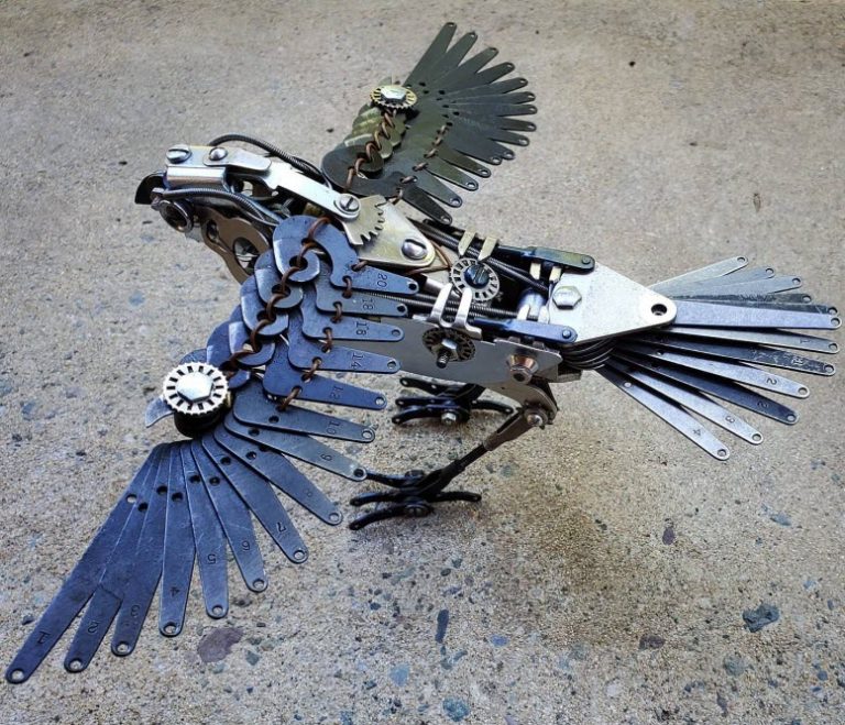 ماشین تحریرهای قدیمی با هنر جرمی مایر، تبدیل به پرندگان فلزی زیبا و شگفت‌انگیز می‌شوند