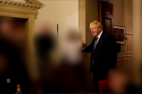 عکس‌های لو رفته آقای نخست‌وزیر از خانه شماره 10